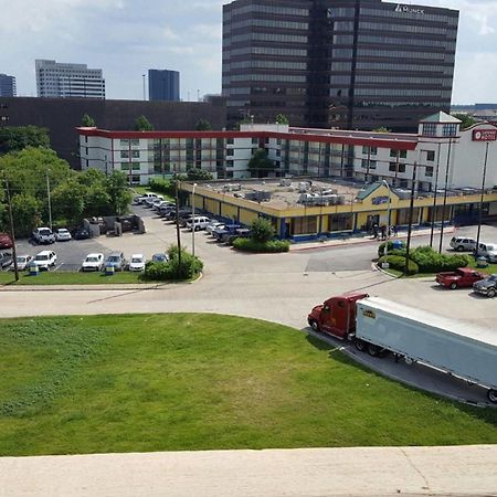 Gateway Hotel Dallas Exterior foto