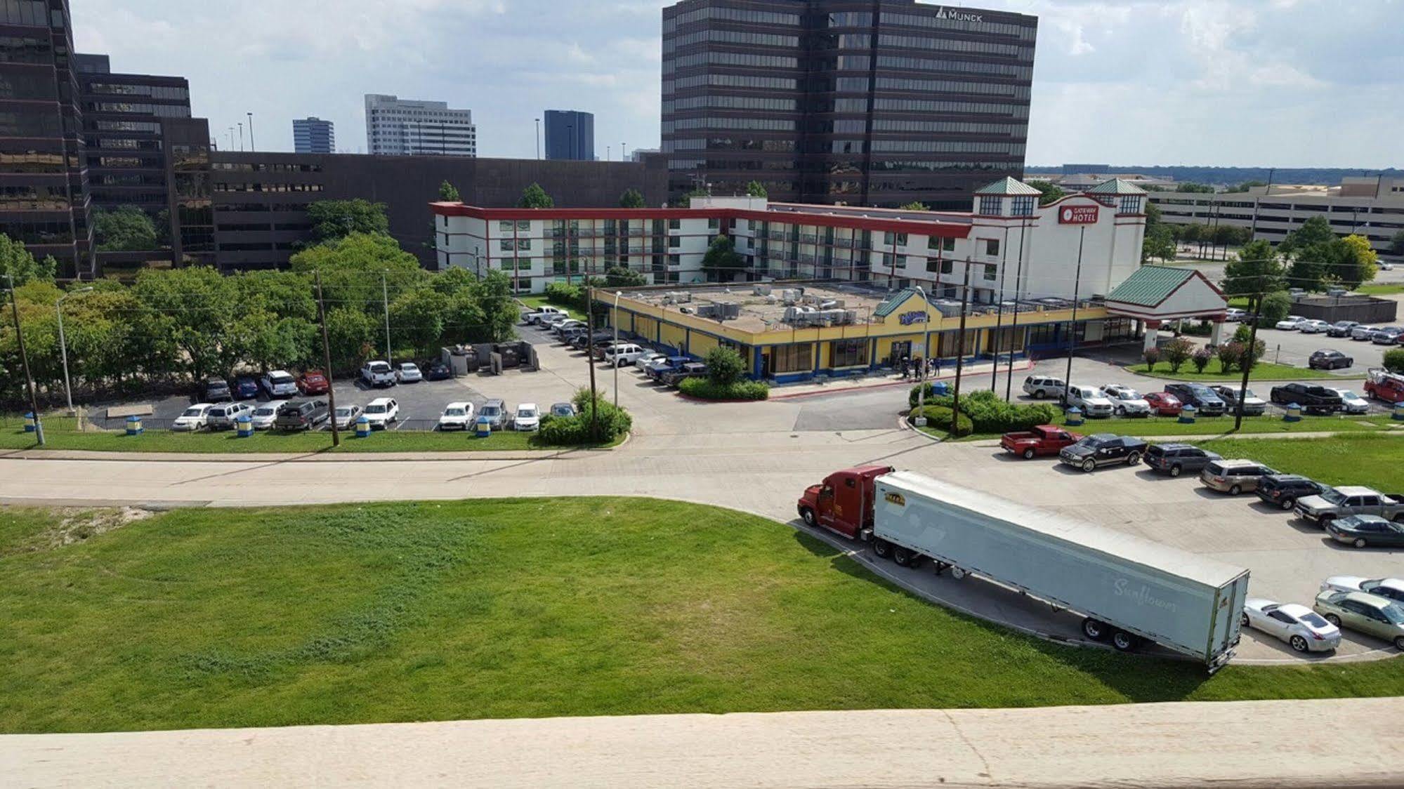 Gateway Hotel Dallas Exterior foto