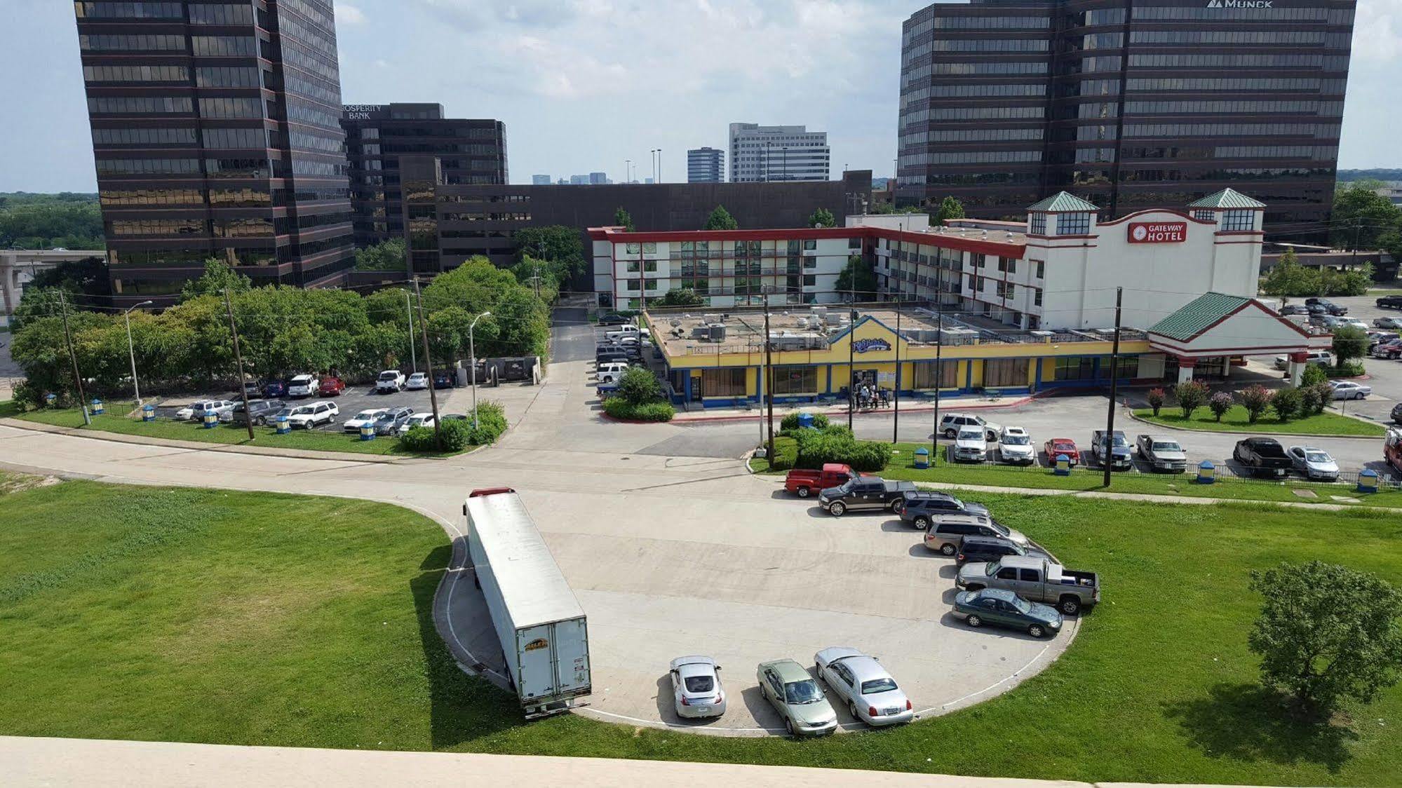Gateway Hotel Dallas Exterior foto